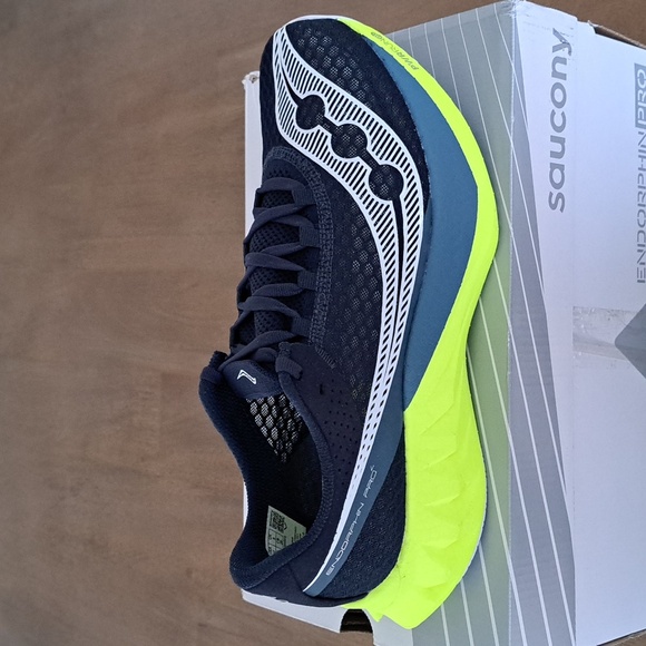 Saucony Endorphin Pro 4 Running Shoes - Color: Navy / Citron - Size: 10 - Picture 1 of 9